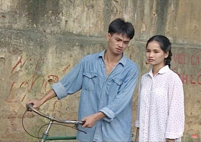 Năm 1998, Xuân Bắc tốt nghiệp trường Sân khấu - Điện ảnh Hà Nội, anh về công tác tại Nhà hát Kịch Việt Nam. Xuân Bắc tham gia phim "Ngã ba Đồng Lộc", "Chuyện nhà Mộc", "Sóng ở đáy sông"... Vai Núi trong bộ phim "Sóng ở đáy sông" đã giúp tên tuổi anh được đông đảo công chúng và giới chuyên môn ghi nhận.