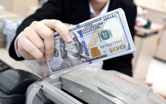Tỉ giá tại Việt Nam vẫn tăng dù đồng USD trên thị trường quốc tế suy yếu