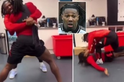 Tiền đạo lực sĩ đá bóng của Fulham quật ngã đồng đội, được tiến cử đi đấu võ UFC