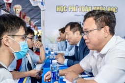 Loạt trường đại học ở TP.HCM tăng học phí năm học 2025-2026