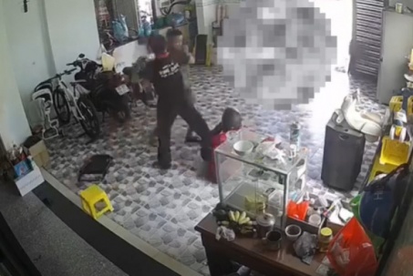 CLIP: Đối tượng đánh nam shipper vỡ mũi khi giao hàng ở Đồng Nai