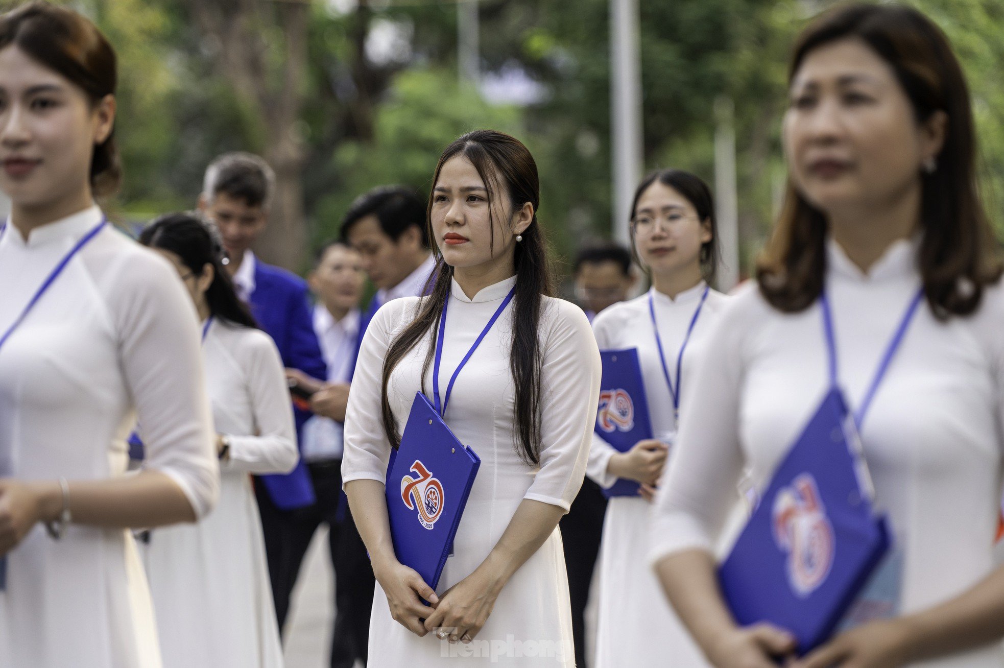 Những ‘bóng hồng’ tham gia diễu hành kỷ niệm 70 năm giải phóng Hải Phòng - 15