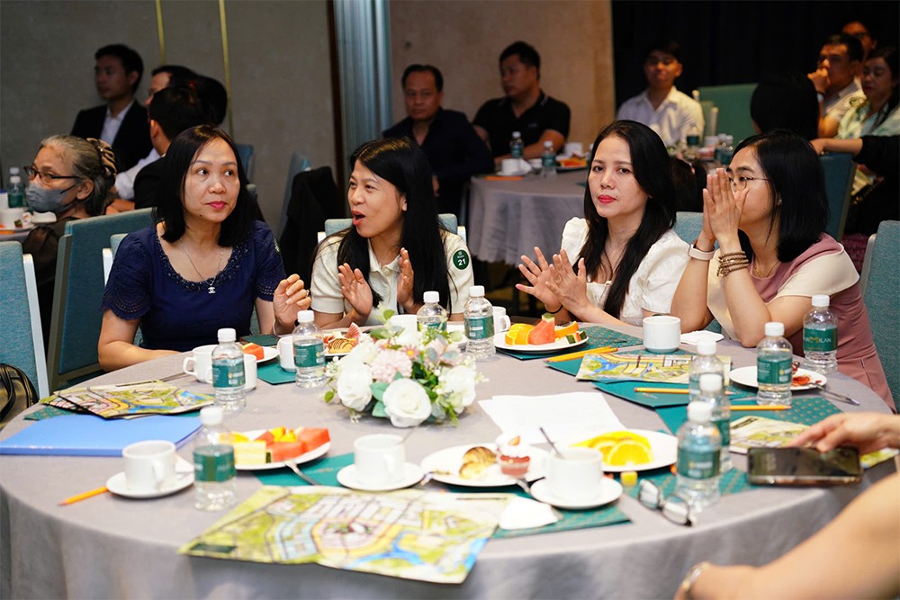 “Kỷ nguyên miền vàng son” - Sự kiện giới thiệu và tri ân khách hàng dự án Riveria Hoian Complex đã khép lại rực rỡ - 3