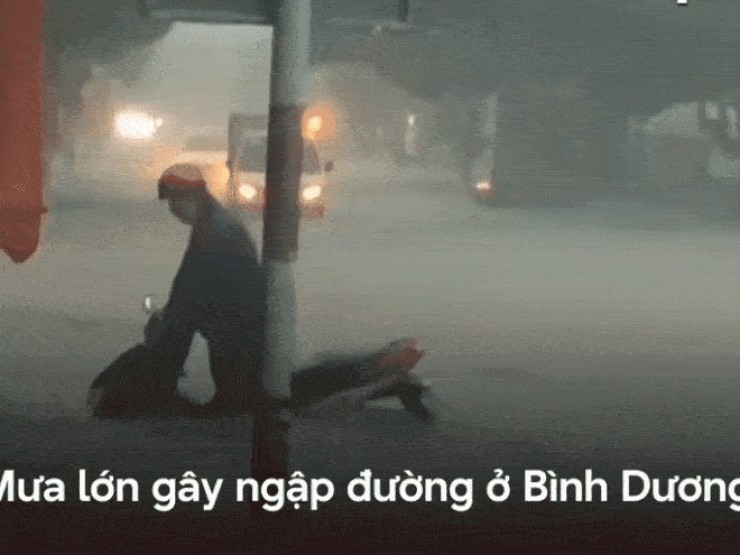 Mưa kinh hoàng, người dân ở Bình Dương bật khóc nhìn nhà ngập lụt, tan hoang