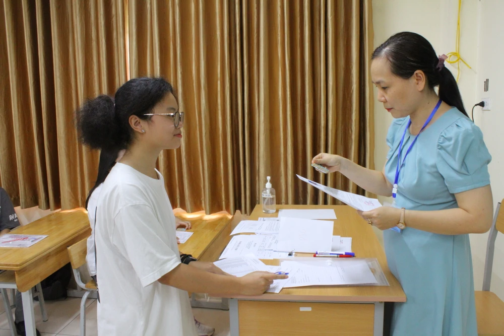 Thủ tướng yêu cầu tăng cường kiểm tra công tác chuẩn bị, tổ chức Kỳ thi tốt nghiệp Trung học phổ thông năm 2025. Ảnh: MINH TRÚC