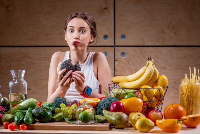 Tiêu thụ quá nhiều đồ ngọt, bao gồm cả đường fructose trong trái cây cũng làm tăng gánh nặng cho gan.
