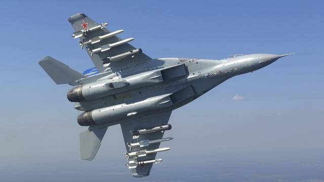Nga điều máy bay chiến đấu MiG-35 &#39;săn&#39; máy bay không người lái Ukraine - 1
