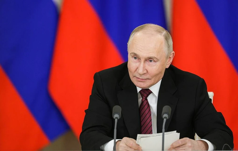 Tổng thống Nga Vladimir Putin nói rằng Ukraine đã không có phản ứng thống nhất với lệnh ngừng bắn Ngày Chiến thắng của Nga. Ảnh: TASS