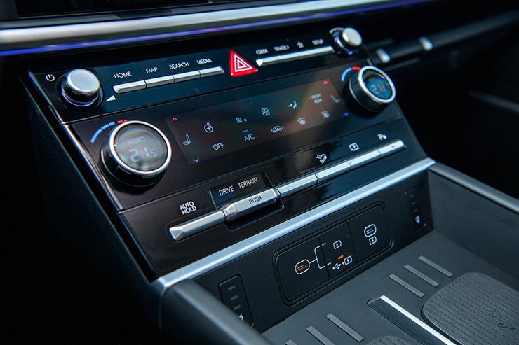 Giá xe Hyundai Santa Fe tháng 5/2025, ưu đãi tới 100% phí trước bạ - 14