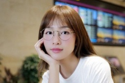 Diễn viên Khả Ngân bất ngờ  " ẩn ý "  chuyện sẽ lên xe hoa?