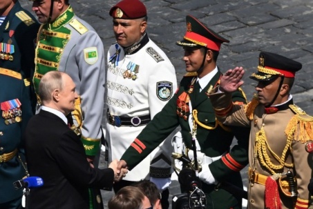 Khối trưởng duyệt binh của Việt Nam nói về khoảnh khắc bắt tay Tổng thống Putin