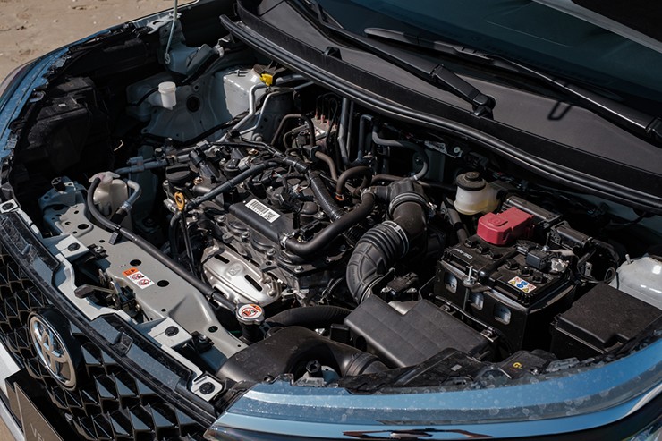 Giá xe Toyota Veloz Cross tháng 5/2025, hỗ trợ 50% lệ phí trước bạ - 17