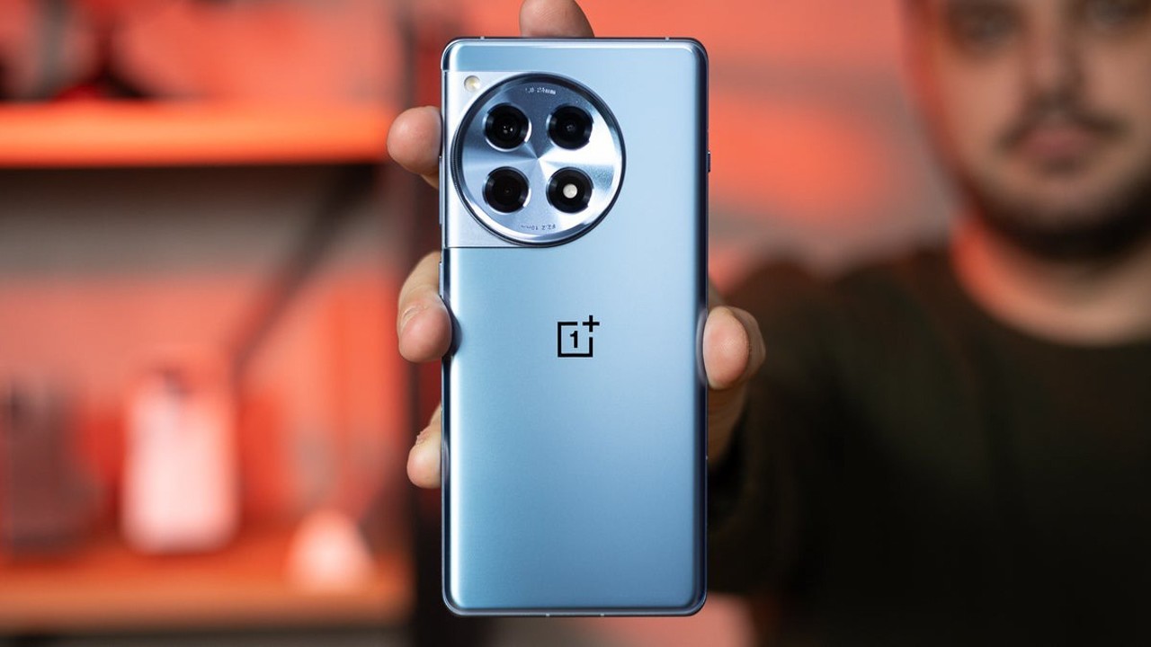 OnePlus 12R.