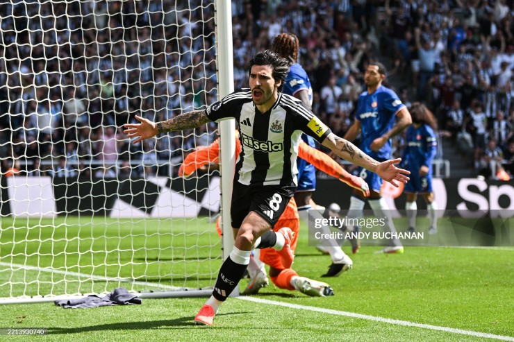 Newcastle đánh bại Chelsea để chen chân vào top 3