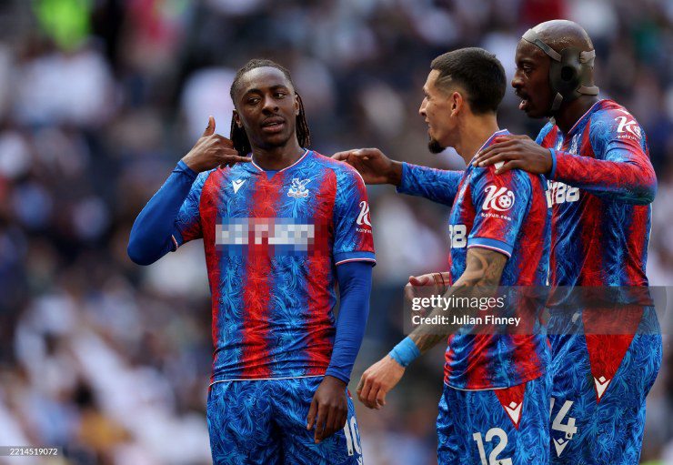 Crystal Palace đánh bại Tottenham