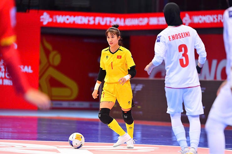Video bóng đá futsal nữ Việt Nam - Iran: So tài đương kim vô địch, bản lĩnh đoạt vé (Futsal châu Á) - 4