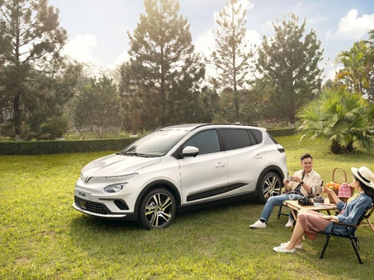 Giá xe điện VinFast VF e34 mới nhất tháng 5/2025