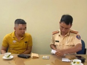 Triệu tập tài xế xe buýt cố tình mở cửa va vào xe máy chở trẻ nhỏ