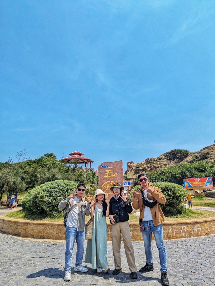 Dừng chân bên Eo Gió.