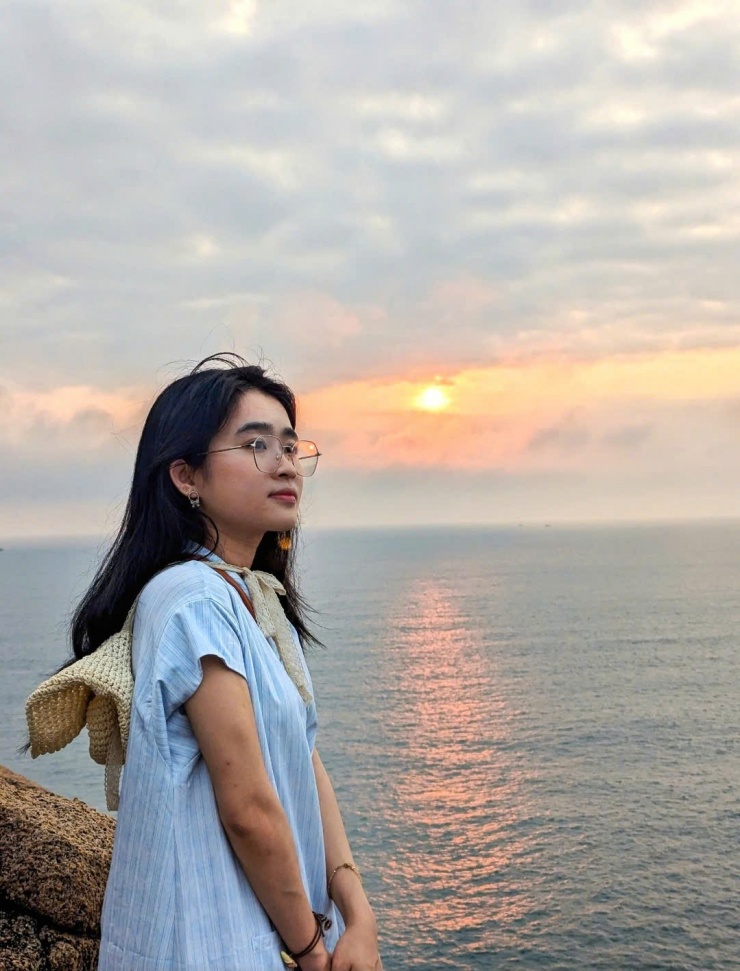 Leo lên Mũi Điện ngắm ánh bình minh.