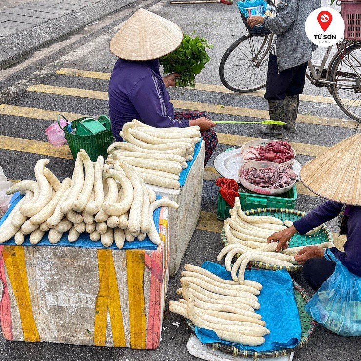 Không chỉ là món yêu thích của người dân Bắc Ninh, dưa gang muối còn hút khách thập phương tìm mua và thưởng thức. Ảnh: Ăn sập Từ Sơn