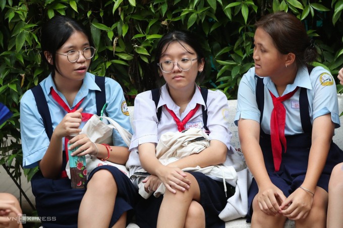 Thí sinh thi lớp 10 tại THPT Trưng Vương, quận 1, TP HCM, tháng 6/2024. Ảnh: Quỳnh Trần
