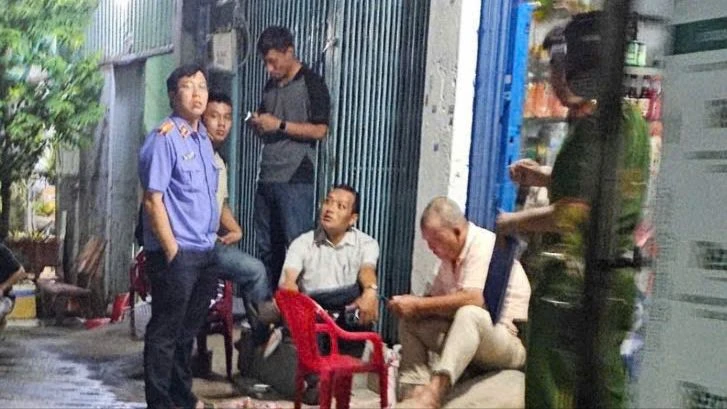 Cơ quan chức năng phong tỏa, khám nghiệm hiện trường để điều tra. Ảnh: HT