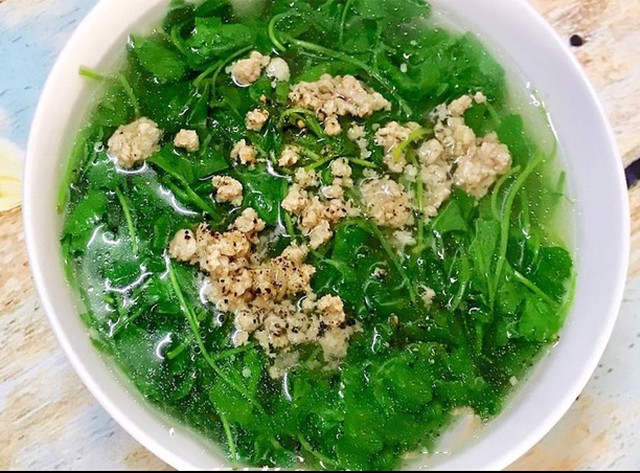 4 món ngon giải nhiệt ngày nắng lạ miệng, dễ làm với loại lá mọc hoang nhiều ở nước ta - 3