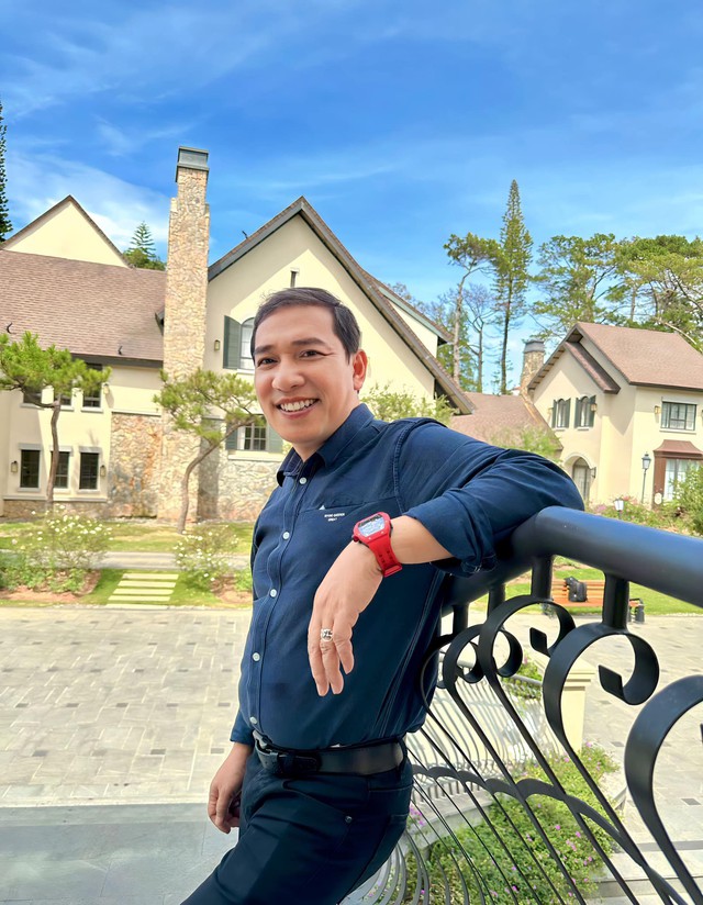 Ngoài phim truyền hình, NSƯT Quang Thắng còn tham gia rất nhiều tiểu phẩm hài Tết hay các phim điện ảnh của các đạo diễn tên tuổi. Nam nghệ sĩ đất Cảng tâm sự rằng, anh dành trọn tình yêu cho nghệ thuật và biết ơn nghệ thuật đã giúp anh có thu nhập, lo cho gia đình.
