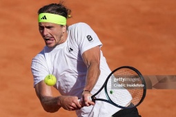 Rực lửa tennis Rome Open ngày 5: Zverev  &   " tiểu Sharapova "  dễ dàng đoạt vé đi tiếp