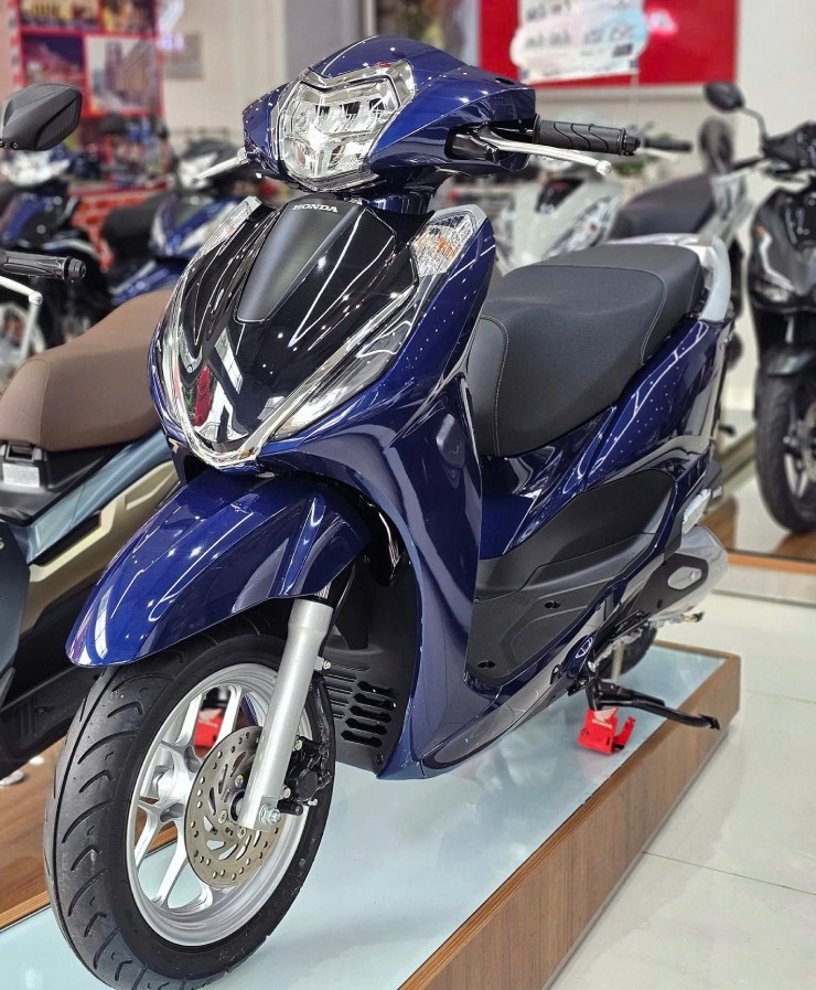 Giá xe ga quốc dân Honda LEAD giữa tháng 5/2025, chênh vài trăm nghìn đồng - 1