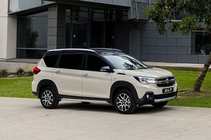 Chọn Suzuki XL7 Hybrid hay Hyundai Stargazer X chạy dịch vụ - 3