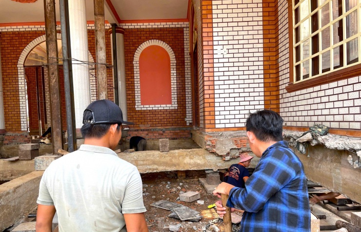 Tận thấy biệt thự trên 1.000 tấn được &#39;thần đèn&#39; di dời để làm Vành đai 3 TPHCM - 3