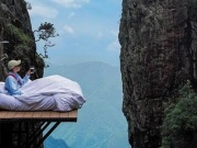 Khu du lịch cho khách ngủ trên vách núi