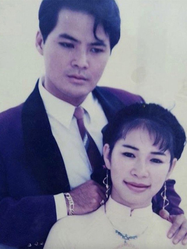 Trong album "Mưa bụi" Thùy Trang có một số bài song ca ăn ý với Chế Thanh, cặp đôi nổi tiếng với nhiều bài song ca ghi dấu trong lòng khán giả cho đến tận ngày nay.