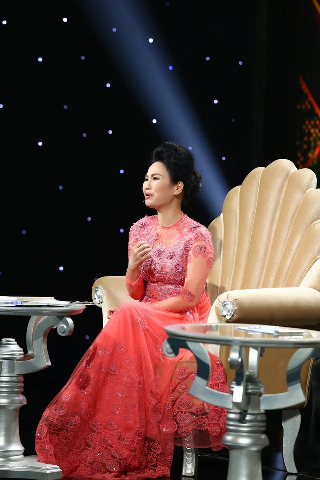 Trong lúc Thùy Trang đối mặt với biến cố ấy thì một số người lại đồn cô phẫu thuật thẩm mỹ bị tai biến và qua đời. Không biết cách nào để giải thích, cô&nbsp;đành chọn cách im lặng, tránh gặp đồng nghiệp vì đã bị mất giọng.