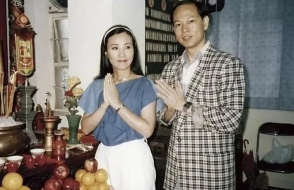 Nam diễn viên kiên trì cầu hôn 19 lần suốt 22 năm, 63 tuổi mới cưới được vợ, U80 tiếc nuối một điều - 3