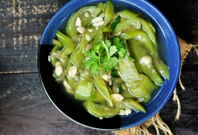 Canh mướp mát gan, làm đẹp da.