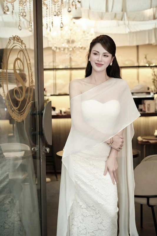 Năm 2018, Thu Trang chuyển hướng sang đóng phim truyền hình và gây được chú ý với khán giả qua một số phim: "Những cô gái trong thành phố", "Những nhân viên gương mẫu", "Mùa xuân ở lại", "Hướng dương ngược nắng", "Mặt nạ gương", "Đấu trí" và hiện tại là "Cha tôi, người ở lại".