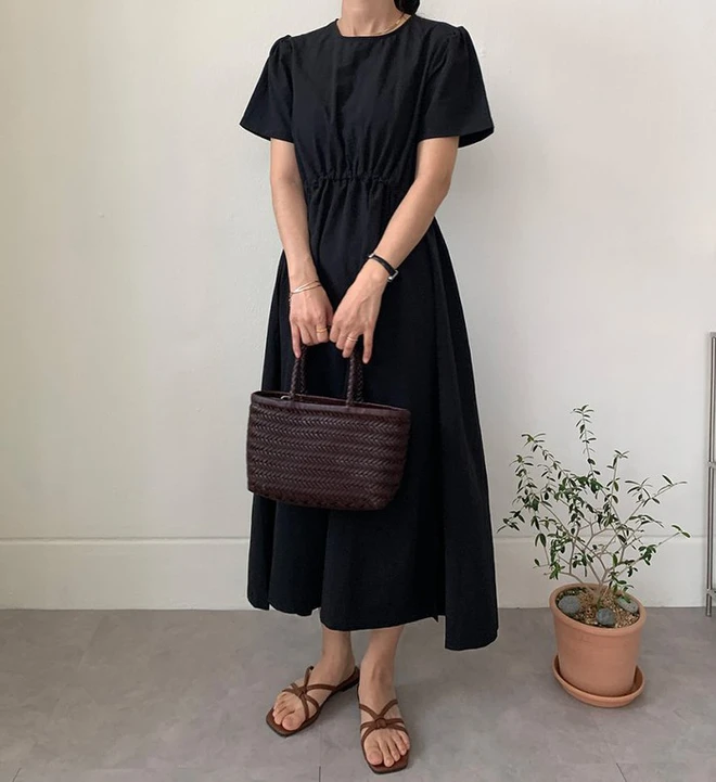 Hè này mặc gì đi làm? Tham khảo 20 outfit "ruột" của các blogger thời trang cao dưới 1m60 mà "hack" dáng như 1m70 - 7