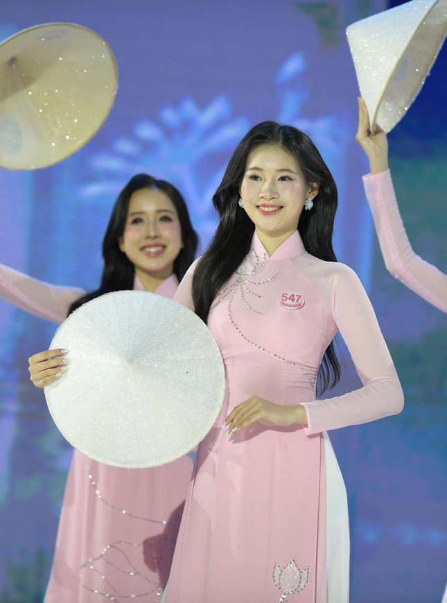 Vốn là người hướng nội nhưng Hiền Nhi quyết định đi thi nhan sắc vì muốn học hỏi kinh nghiệm, mở rộng tầm nhìn và lan tỏa thông điệp tích cực tới cộng đồng. Hiền Nhi rất ngưỡng mộ Hoa hậu Thanh Thủy về những gì mà đương kim Hoa hậu Việt Nam đã làm được sau khi giành vương miện.