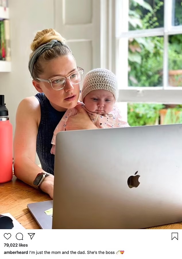 Amber Heard từng cho biết cô đảm nhiệm vai trò cả bố và mẹ của con gái đầu lòng. Ảnh: Instagram
