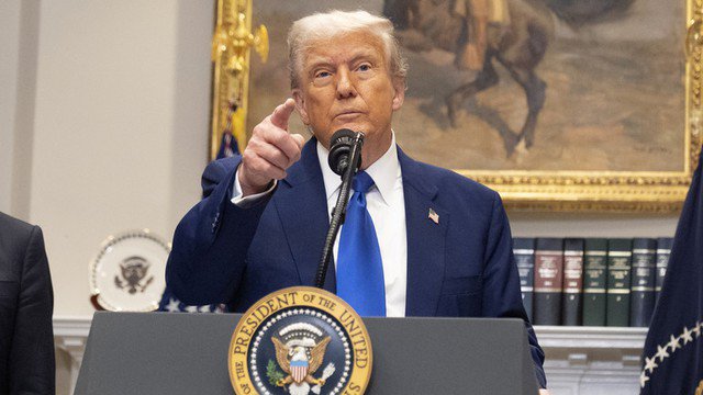 Tổng thống Mỹ Donald Trump trong cuộc họp báo tại Phòng Roosevelt ở Nhà Trắng hôm 12-5 - Ảnh: AP