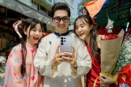 Điều giúp iPhone và Galaxy nhận "cơn mưa" lời khen