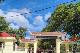 Học sinh bị hiệu trưởng phán:  ' Có thi cũng không đậu '  dù chưa thi tốt nghiệp