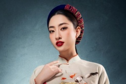 Lương Thùy Linh tạo dáng với áo dài thập niên 1930