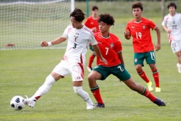 Con trai Ronaldo mặc áo số 7 ra mắt U15 Bồ Đào Nha, đại thắng Nhật Bản 4-1