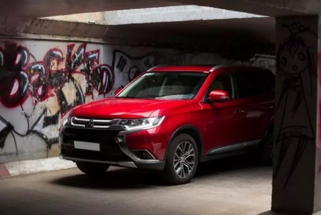 Outlander: Mẫu SUV dành cho người… chấp nhận sống không ai khen