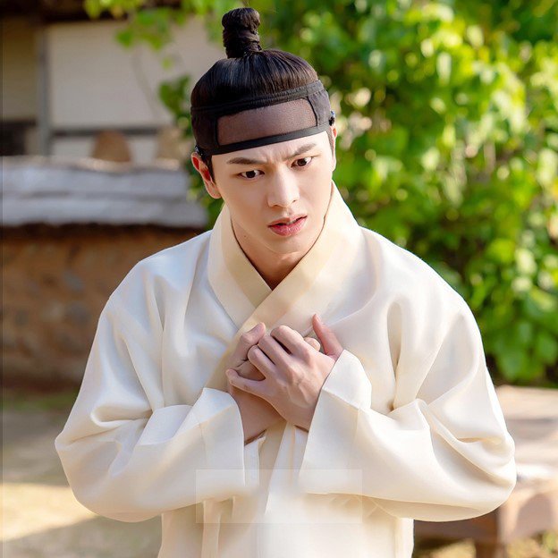 Yook Sung Jae trong phim "Cung Điện Ma Ám".