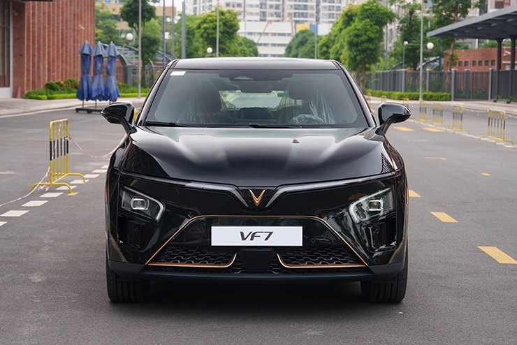 Giá xe VinFast VF 7 cập nhật mới nhất tháng 5/2025 - 5